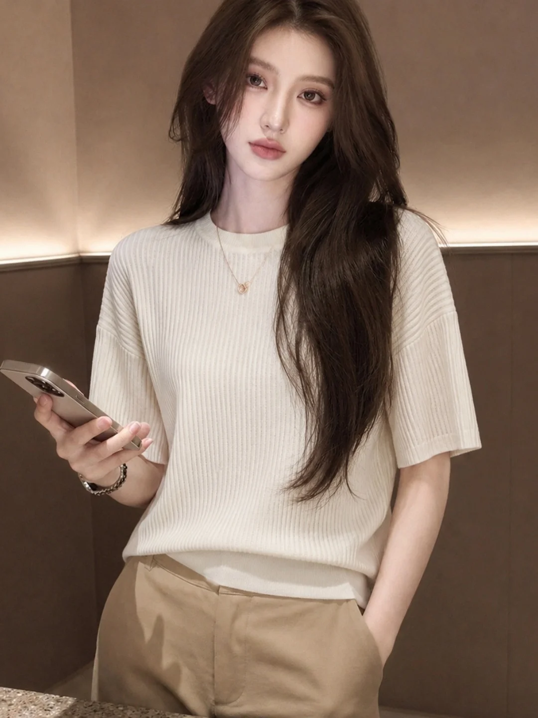 Summer Soft Pure Color Ice Silk Knitted Top round Neck Short Sleeve Loose Fit Fashion Lazy Style Small Shirt Women's Clothing
Summer Soft Pure Color Ice Silk Knitted Top round Neck Short Sleeve Loose Fit Fashion Lazy Style Small Shirt Women's Clothing