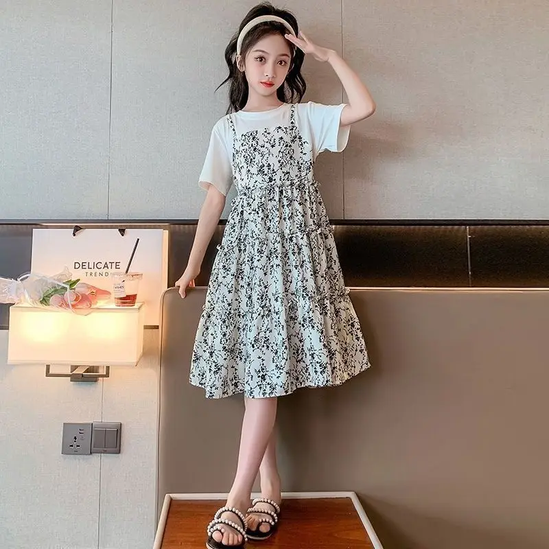 Vintage Children's Princess Dress Summer Cheongsam Style Ink Painting Detail Girls' Clothing for Ages 6-12
Vintage Children's Princess Dress Summer Cheongsam Style Ink Painting Detail Girls' Clothing for Ages 6-12