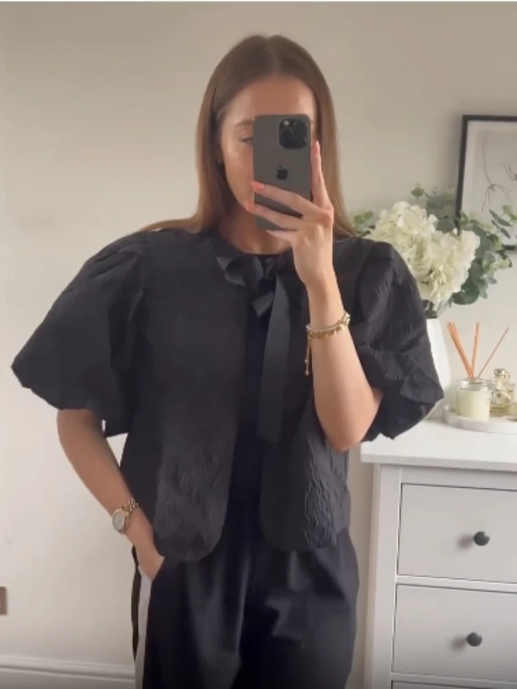 ZBZA Women's Lace-up Cropped Shirt Loose Original Lantern Sleeves Solid Color Jacquard Blouse Spring Summer New Female Chic Top
ZBZA Women's Lace-up Cropped Shirt Loose Original Lantern Sleeves Solid Color Jacquard Blouse Spring Summer New Female Chic Top