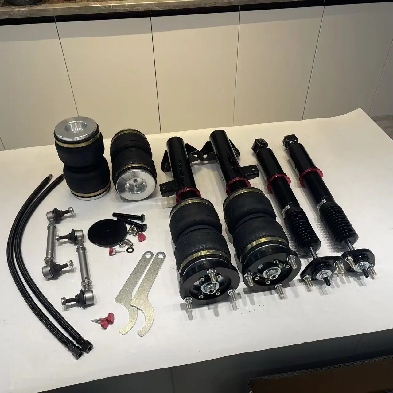 Reduced car shock absorber height, aftermarket accessories, suspension upgrade 3 Series E36 92-98 air shock absorber
Reduced car shock absorber height, aftermarket accessories, suspension upgrade 3 Series E36 92-98 air shock absorber