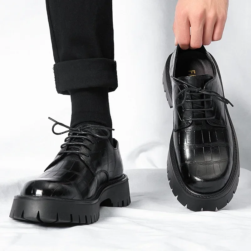 Men's Leather Shoes Breathable British Style Business Formal Wear Trendy Low Top Thick Bottom Casual Increased Men's Shoes
Men's Leather Shoes Breathable British Style Business Formal Wear Trendy Low Top Thick Bottom Casual Increased Men's Shoes