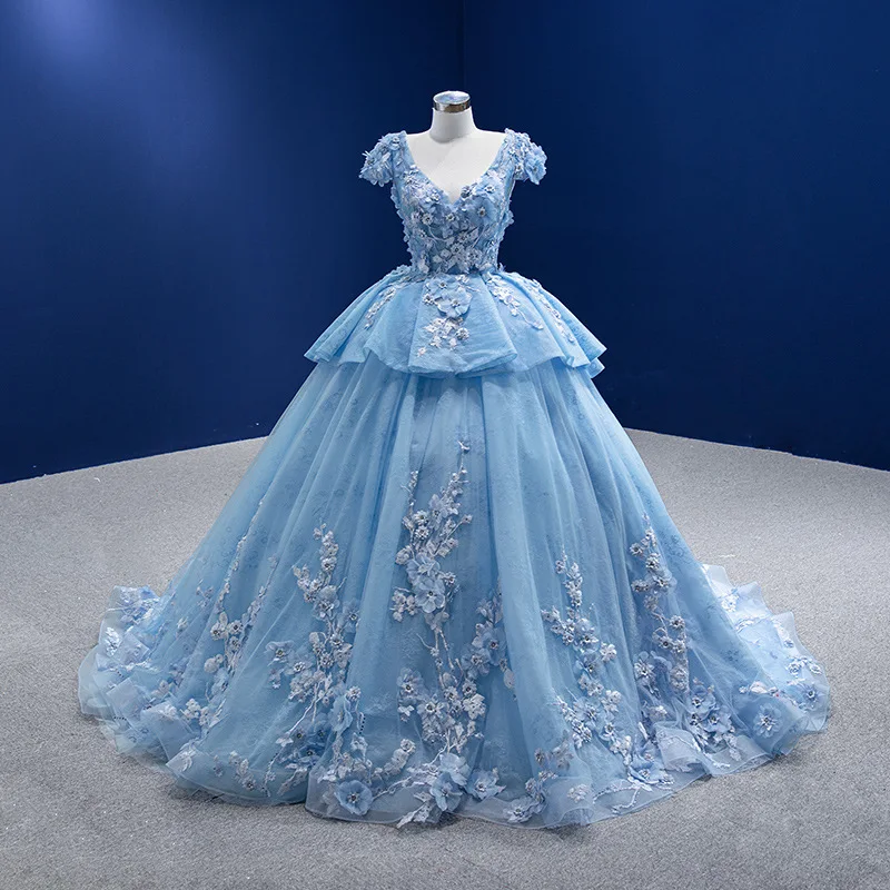 Customized Elegant Ball Gown Women Quinceanera Dresses Appliques Court Train V Neck Prom Birthday Party Gowns robes de soirée
Customized Elegant Ball Gown Women Quinceanera Dresses Appliques Court Train V Neck Prom Birthday Party Gowns robes de soirée