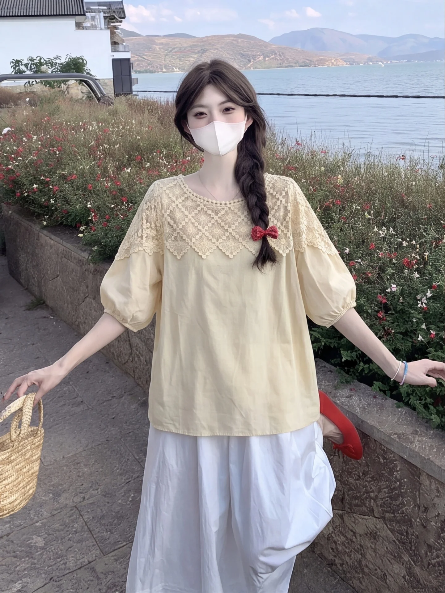 Retro Lace Hollow Splicing Lantern Sleeve Shirt Women Summer New Design Loose Thin Top French Style Loose Fit Short Sleeve ro...
Retro Lace Hollow Splicing Lantern Sleeve Shirt Women Summer New Design Loose Thin Top French Style Loose Fit Short Sleeve ro...