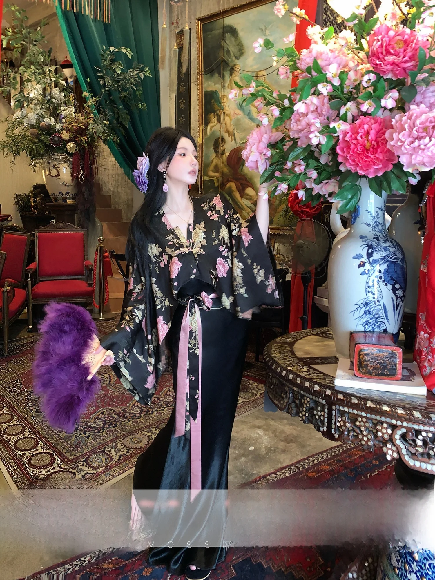 New Chinese Style Silk Woven Gold Embroidery Jacket Acetate Skirt Set MOSS STUDIO【Golden Thread Reflecting Peony】Women's Fash...
New Chinese Style Silk Woven Gold Embroidery Jacket Acetate Skirt Set MOSS STUDIO【Golden Thread Reflecting Peony】Women's Fash...
