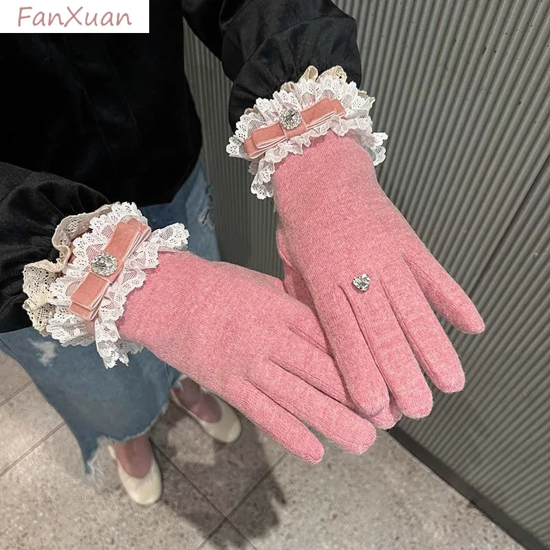 Lolita style winter gloves for women warm plush lining fleece-lined touch screen lace ribbon wrist sweet gloves female gift
Lolita style winter gloves for women warm plush lining fleece-lined touch screen lace ribbon wrist sweet gloves female gift
