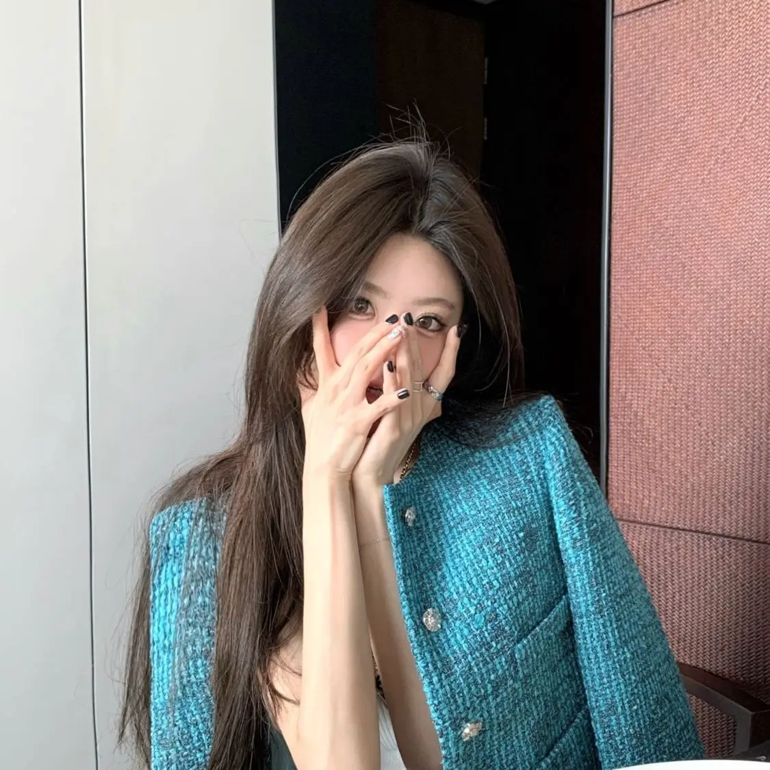French Style Small Fragrant Style Short Jacket for Women's Spring and Autumn Temperament Elegant Round Neck Coarse Tweed Coat
French Style Small Fragrant Style Short Jacket for Women's Spring and Autumn Temperament Elegant Round Neck Coarse Tweed Coat