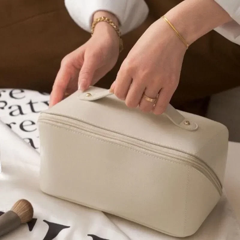 Fast Drop Shipping 2022 Fashion Ins Large-capacity Portable Women Cosmetic Bag Toiletries Organizer Female Storage Makeup Cases
Fast Drop Shipping 2022 Fashion Ins Large-capacity Portable Women Cosmetic Bag Toiletries Organizer Female Storage Makeup Cases