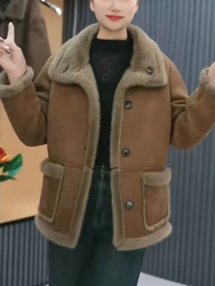 Fashionable Double-Sided Wear Thickened Fleece Women's Cotton Jacket 2026 Winter New Style Integrated Leather And Fur Coat
Fashionable Double-Sided Wear Thickened Fleece Women's Cotton Jacket 2026 Winter New Style Integrated Leather And Fur Coat