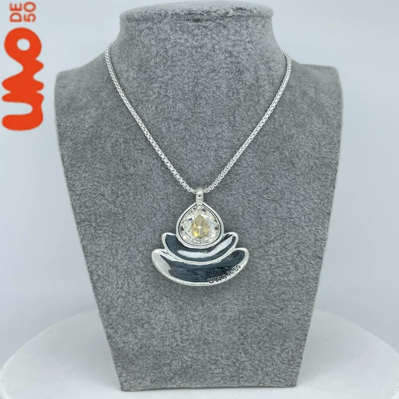 2025 Best Selling Exquisite High Quality UNO DE 50 Fashion Classic 925 Necklace Jewelry Daily Collocation Holiday Romantic Gifts
2025 Best Selling Exquisite High Quality UNO DE 50 Fashion Classic 925 Necklace Jewelry Daily Collocation Holiday Romantic Gifts
