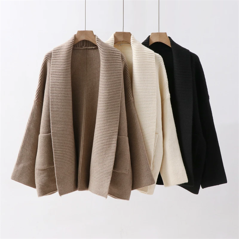 Autumn and winter thick large collar high weight knitted sweater jacket loose new style outerwear with Western style
Autumn and winter thick large collar high weight knitted sweater jacket loose new style outerwear with Western style