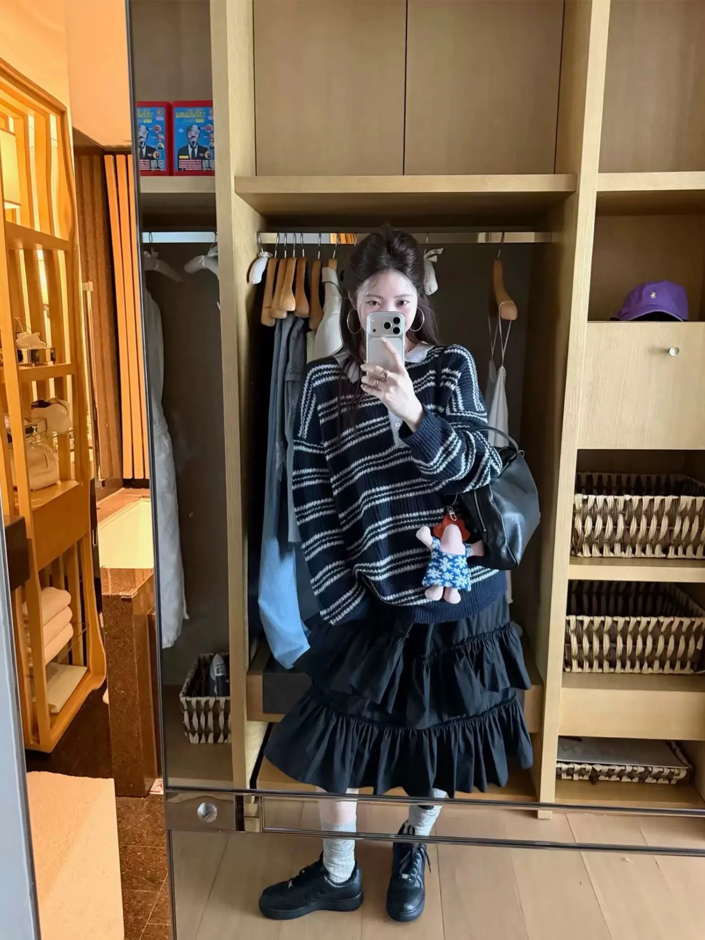 Blue Striped Neck Knitted Sweater Long Sleeve Lazy Style Korean Girl's Loose Fit Soft Comfortable Breathable Spring Fashion
Blue Striped Neck Knitted Sweater Long Sleeve Lazy Style Korean Girl's Loose Fit Soft Comfortable Breathable Spring Fashion