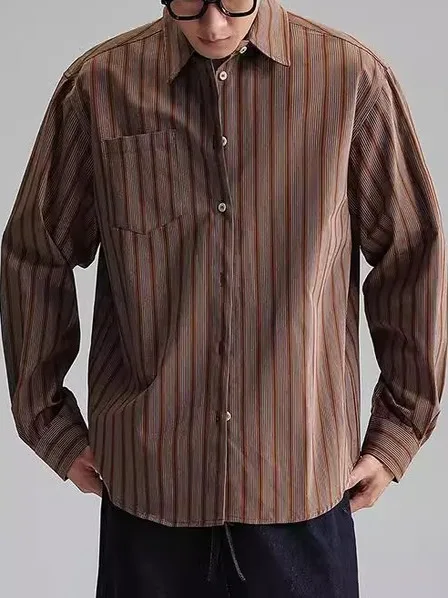 Весна 2026, мужская свободная посадка в повседневную полоску, твердая и жесткая длинная све, винтажная американская верхняя одежда из полиэфирного волокна
Весна 2026, мужская свободная посадка в повседневную полоску, твердая и жесткая длинная све, винтажная американская верхняя одежда из полиэфирного волокна