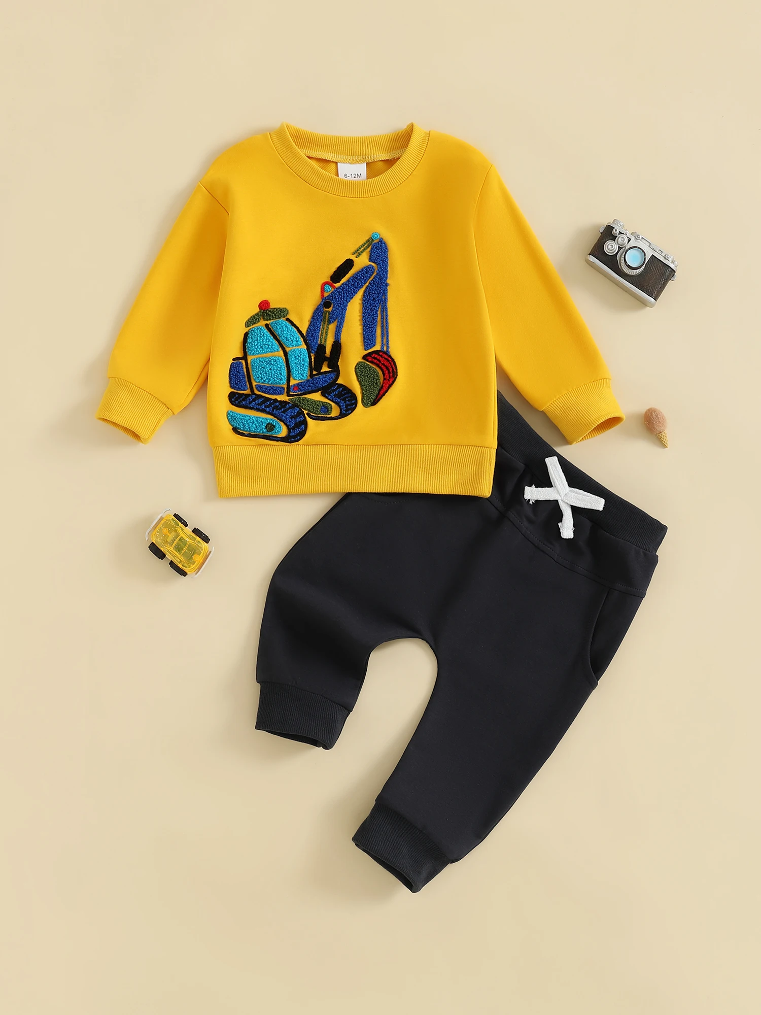 Очаровательный осенний ансамбль для маленьких мальчиков, стильный свитшот с аппликацией в виде динозавра и брюки, комплект одежды из 2 предметов
Очаровательный осенний ансамбль для маленьких мальчиков, стильный свитшот с аппликацией в виде динозавра и брюки, комплект одежды из 2 предметов