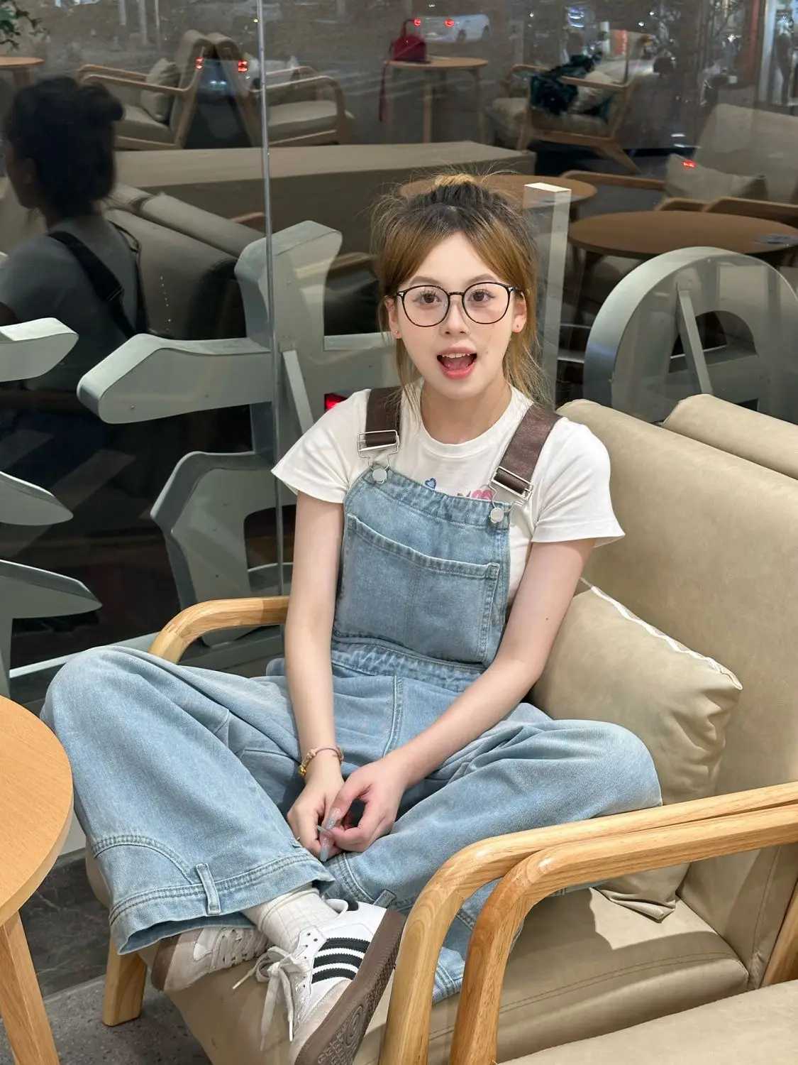 Retro Design Wide Leg Jeans Overalls Women's Summer Loose Fit Slimming Workwear Denim Overalls Casual High Waist Long Pants
Retro Design Wide Leg Jeans Overalls Women's Summer Loose Fit Slimming Workwear Denim Overalls Casual High Waist Long Pants