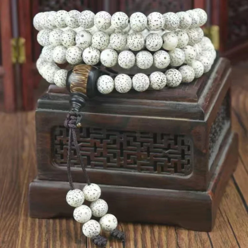 Hainan Star-Moon Round Beads 108 Bodhi Buddhist Bracelet Necklace Original Seeds Handmade by Master
Hainan Star-Moon Round Beads 108 Bodhi Buddhist Bracelet Necklace Original Seeds Handmade by Master