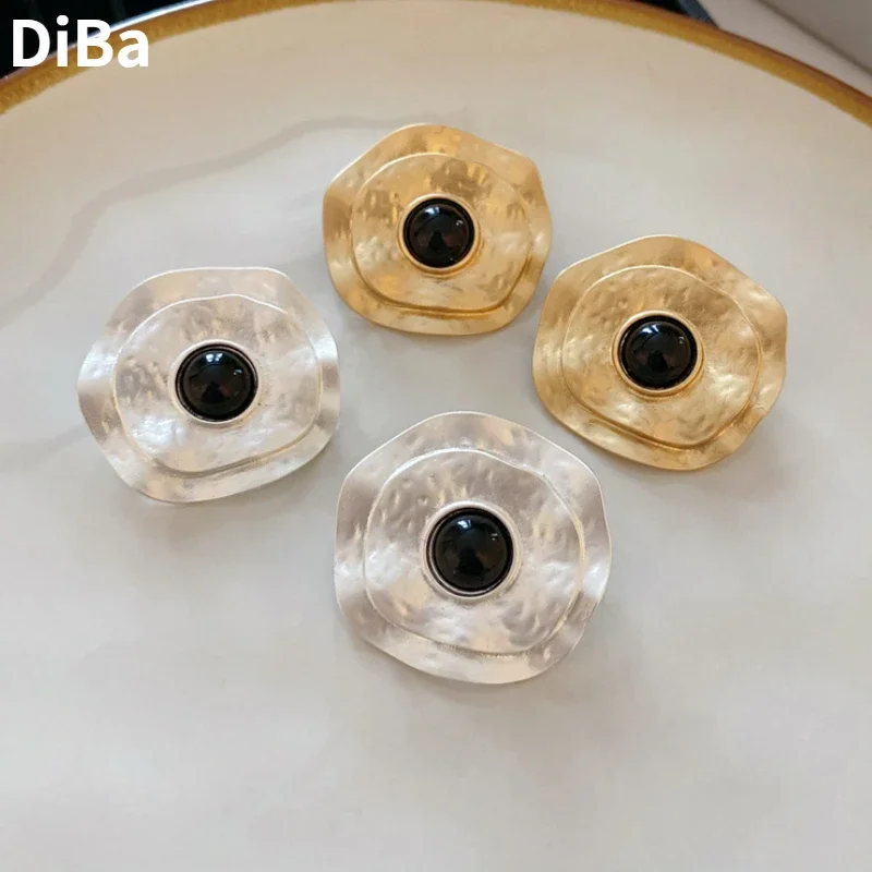Trendy Jewelry Hot Sale Vintage Temperament Irregular Round Stud Earrings For Women Party Gifts Simply Design Ear Accessories
Trendy Jewelry Hot Sale Vintage Temperament Irregular Round Stud Earrings For Women Party Gifts Simply Design Ear Accessories