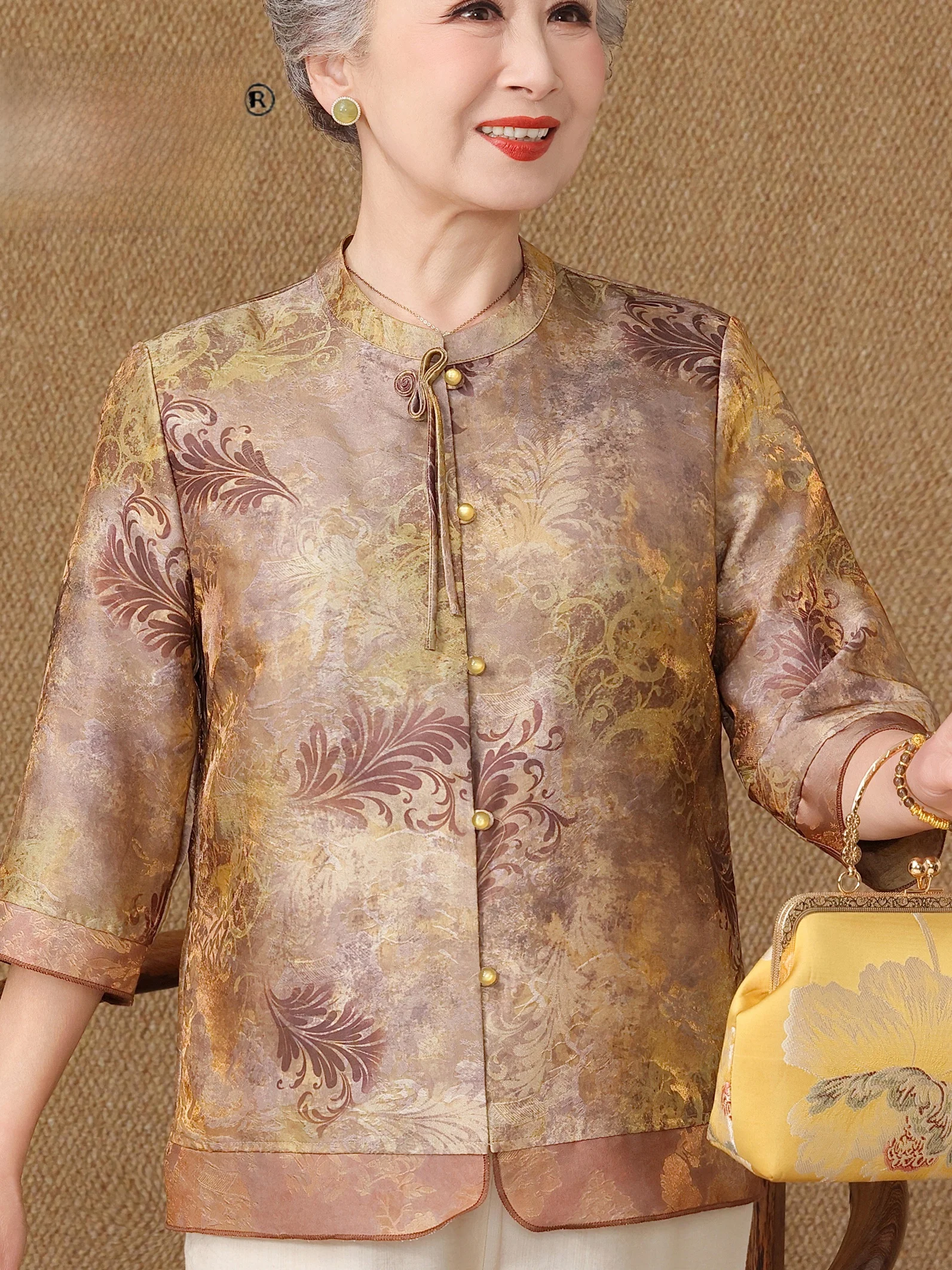 New Chinese Style Thin Spring Autumn Shirt for Middle-Aged And Elderly Women Floral Print Mommy Style Seven-Quarter Sleeve St...
New Chinese Style Thin Spring Autumn Shirt for Middle-Aged And Elderly Women Floral Print Mommy Style Seven-Quarter Sleeve St...