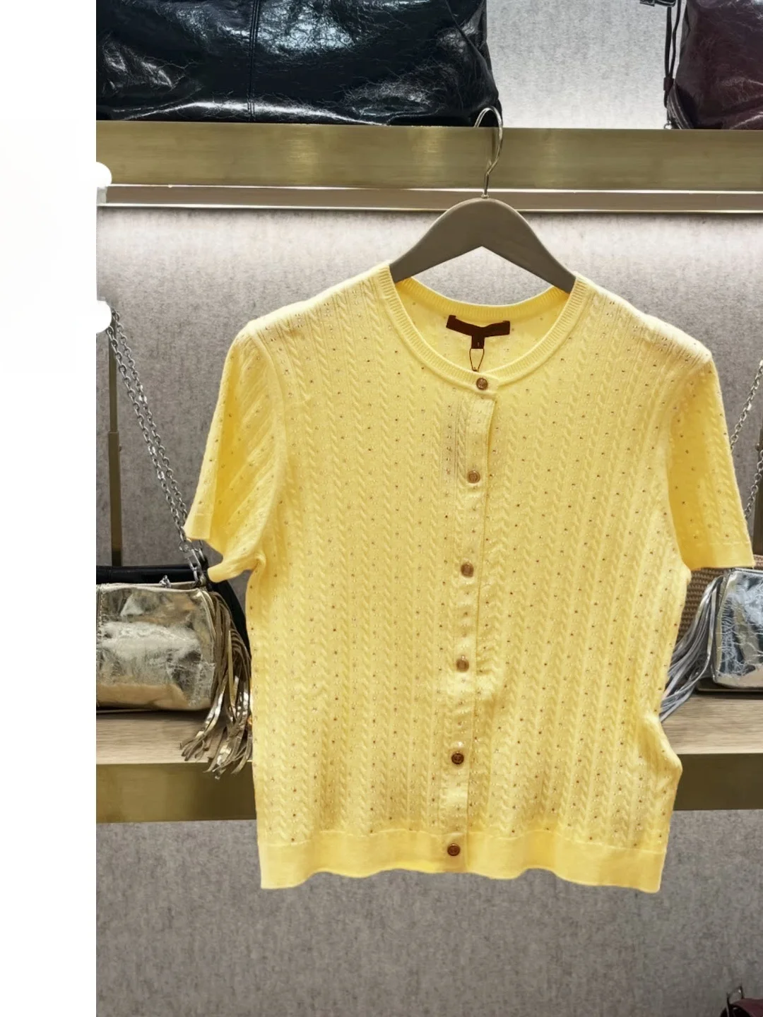 Heavy-Embroidered Yellow round Neck Short Sleeve Knitted Sweater Spring Summer 2026 Fashion Ladies' Classic Knitwear
Heavy-Embroidered Yellow round Neck Short Sleeve Knitted Sweater Spring Summer 2026 Fashion Ladies' Classic Knitwear