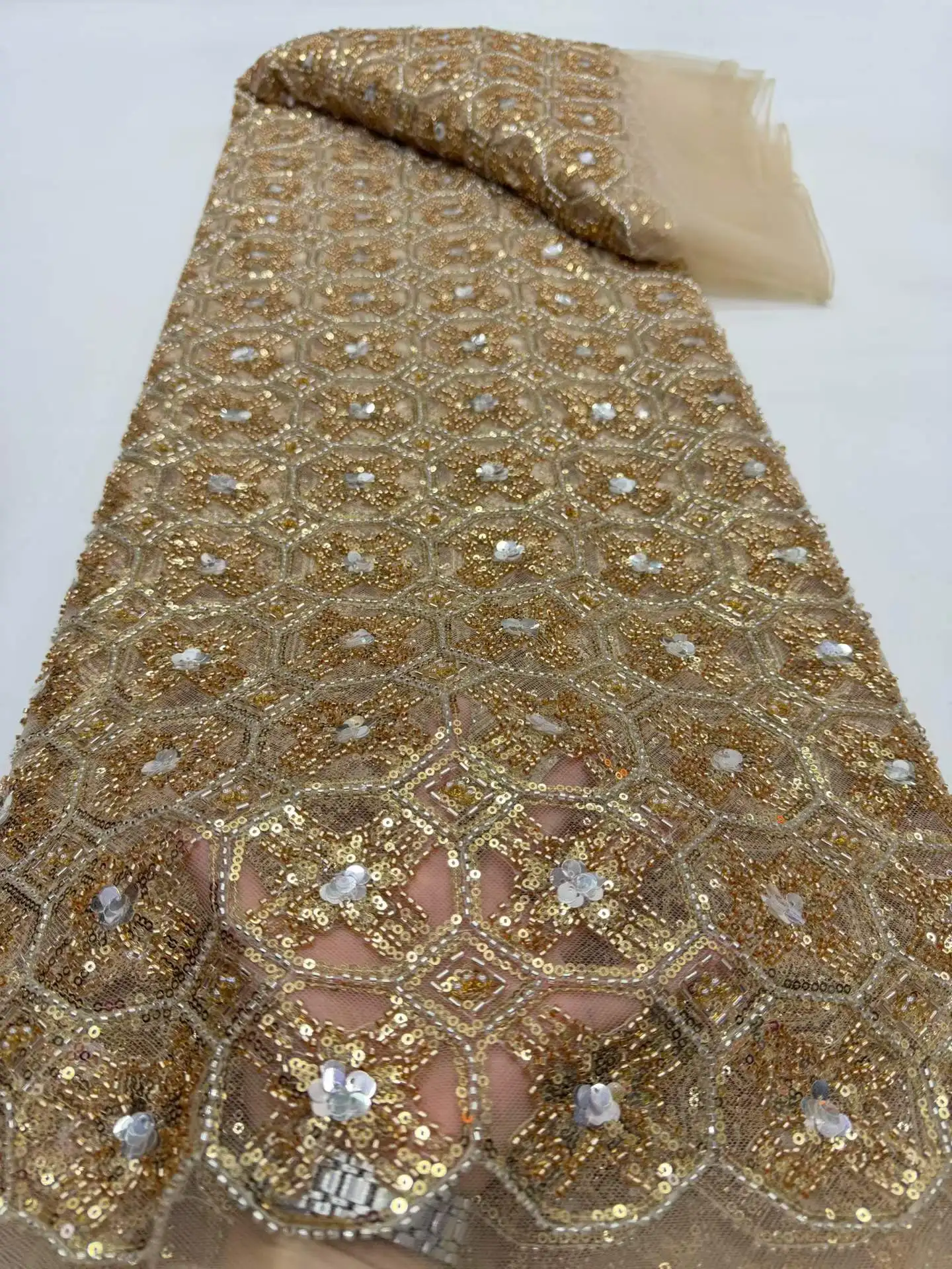 New Design Latest African Sequins Lace Fabric 2026 High Quality Lace Embroidery Beaded Mesh Fabric 5 Yards For Women Wedding
New Design Latest African Sequins Lace Fabric 2026 High Quality Lace Embroidery Beaded Mesh Fabric 5 Yards For Women Wedding