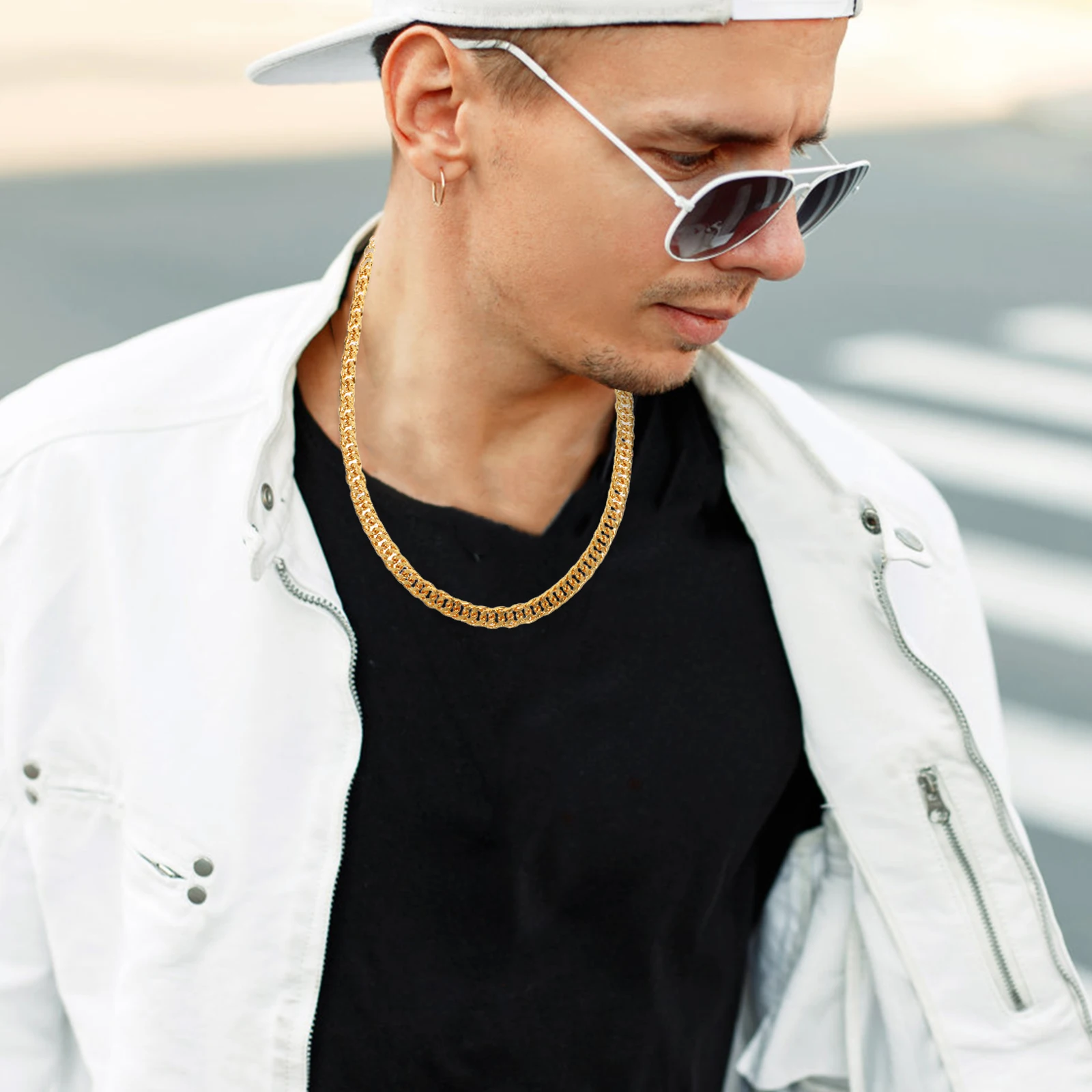 60Cm Fashion Imitation Golden Necklace Men's Chunky Cuban Chain Hypoallergenic Shine Finish Birthday Christmas Gift Choice
60Cm Fashion Imitation Golden Necklace Men's Chunky Cuban Chain Hypoallergenic Shine Finish Birthday Christmas Gift Choice