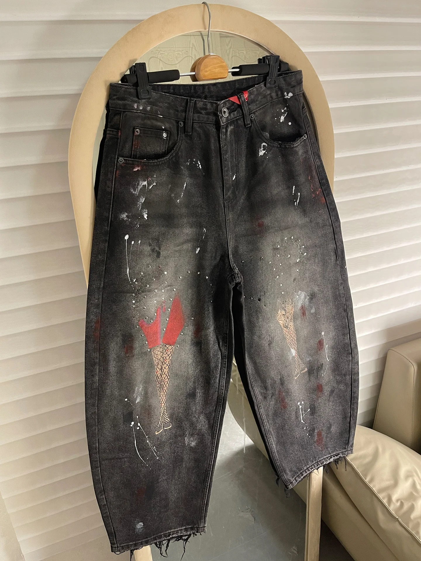 Parisian Sle American fiti Printed Wide Leg Jeans Men's Women's Trendy Relaxed Fit Straight Cut Denim Pants Casual Jeans
Parisian Sle American fiti Printed Wide Leg Jeans Men's Women's Trendy Relaxed Fit Straight Cut Denim Pants Casual Jeans