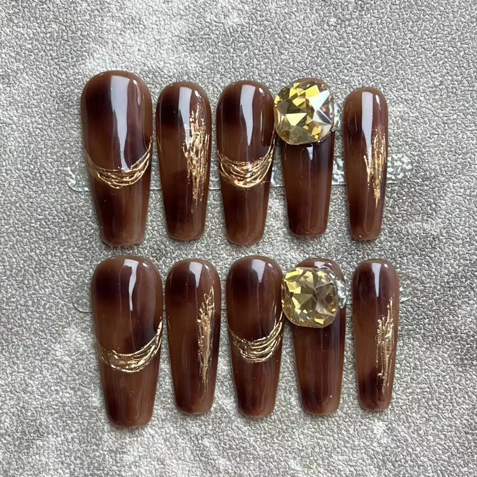 10pcs Glossy Brown Press On Nails Medium Length Coffin Handmade Fake Nails Golden Strip Diamond Designs False Nail Patches
10pcs Glossy Brown Press On Nails Medium Length Coffin Handmade Fake Nails Golden Strip Diamond Designs False Nail Patches