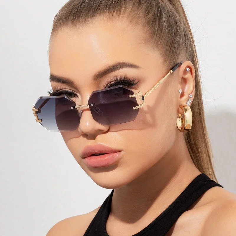 New Instagram style frameless cut edge sunglasses, polygonal fashionable sunglasses
New Instagram style frameless cut edge sunglasses, polygonal fashionable sunglasses