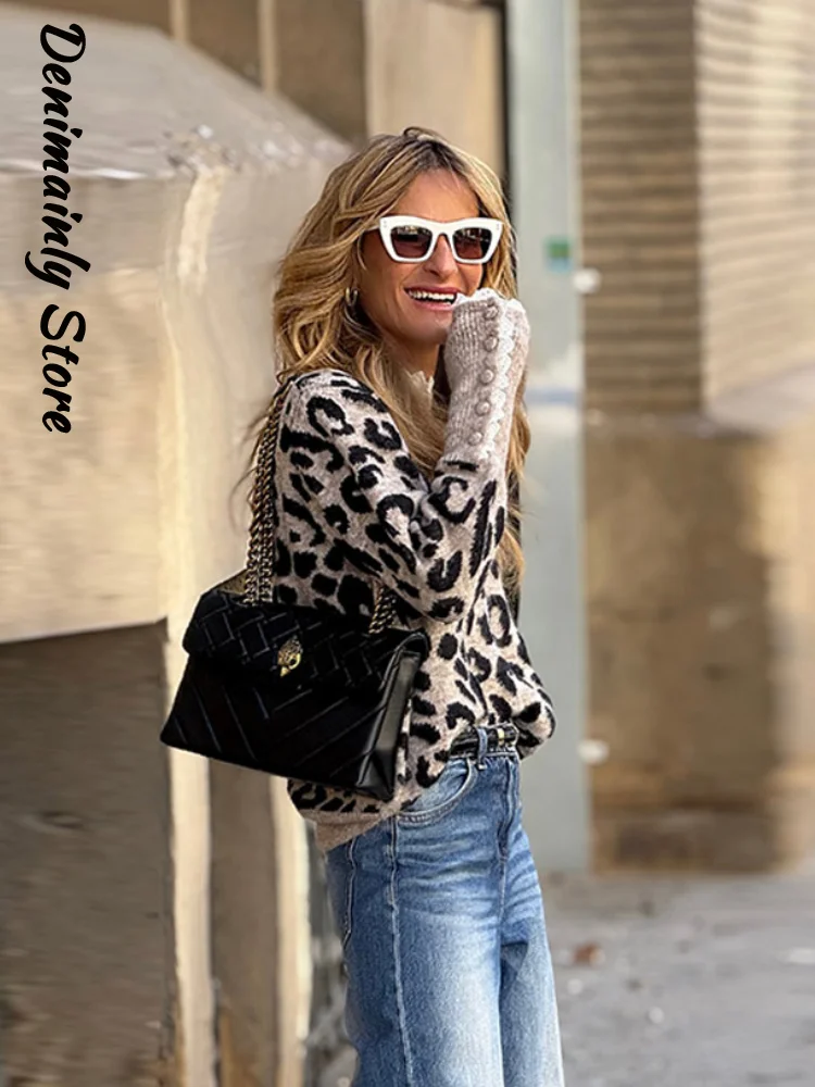 Casual Lace Patchwork Leopard Sweater Women O-neck Long Sleeve Contrast Street Pullover 2025 Autumn New Lady Chic Knitwear
Casual Lace Patchwork Leopard Sweater Women O-neck Long Sleeve Contrast Street Pullover 2025 Autumn New Lady Chic Knitwear