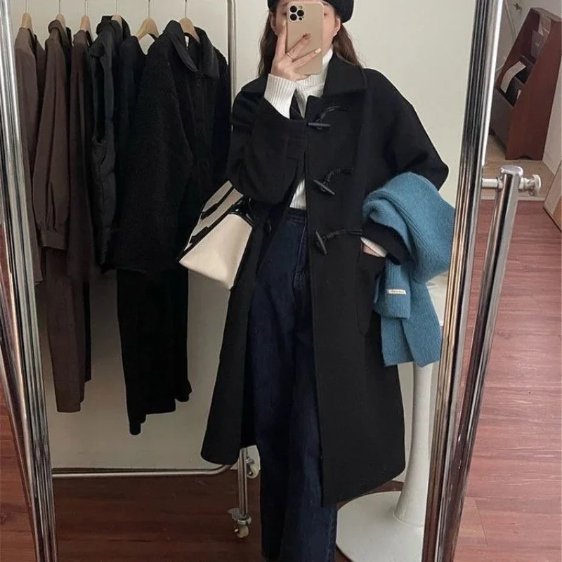 Женское шерстяное пальто премиум-класса с воротником из искусственного меха, корейский стиль, модное студенческое осенне-зимнее короткое элегантное пальто
Женское шерстяное пальто премиум-класса с воротником из искусственного меха, корейский стиль, модное студенческое осенне-зимнее короткое элегантное пальто