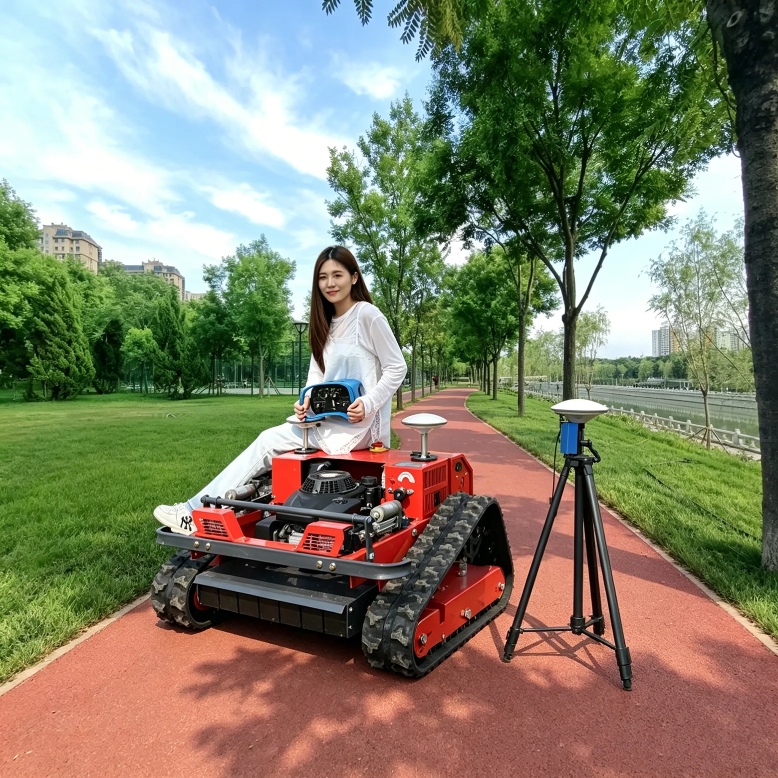 Customized lawn mower, remote-controlled tracked lawn mower, household remote-controlled self-propelled lawn mower
Customized lawn mower, remote-controlled tracked lawn mower, household remote-controlled self-propelled lawn mower