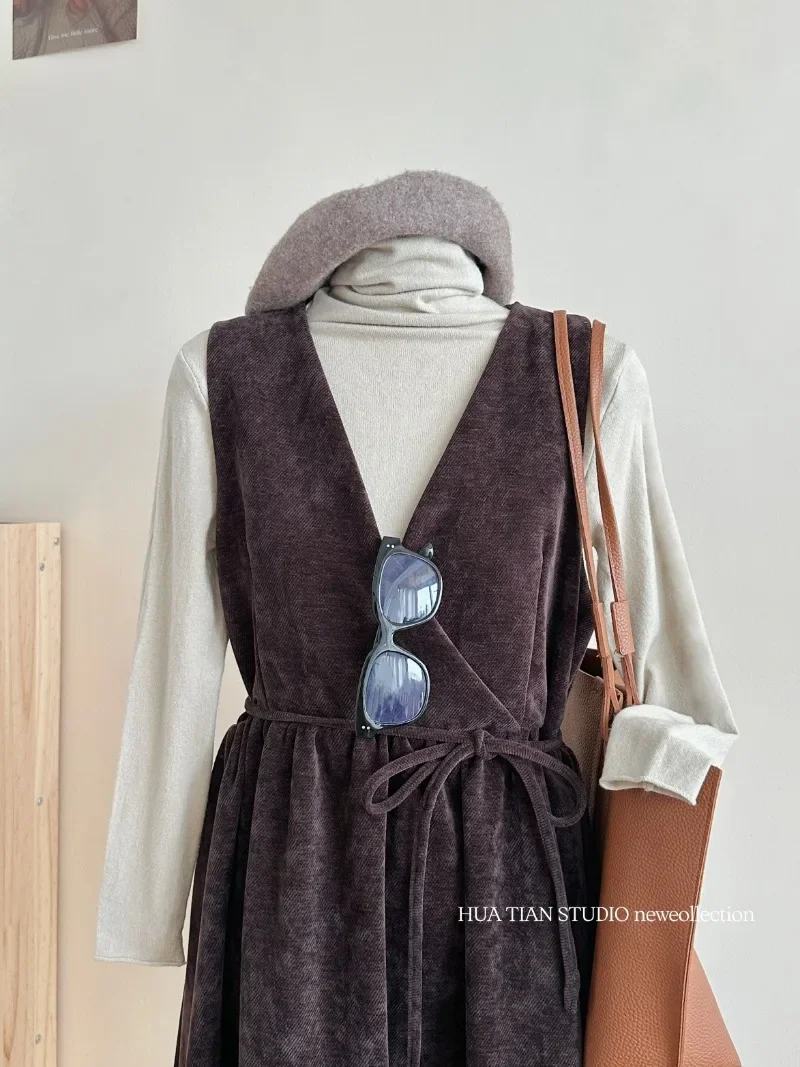 2024 Winter New French Retro High Neck Slimming Top+shoulder Strap V-neck Slimming Dress Two-piece Set Female Clothing
2024 Winter New French Retro High Neck Slimming Top+shoulder Strap V-neck Slimming Dress Two-piece Set Female Clothing