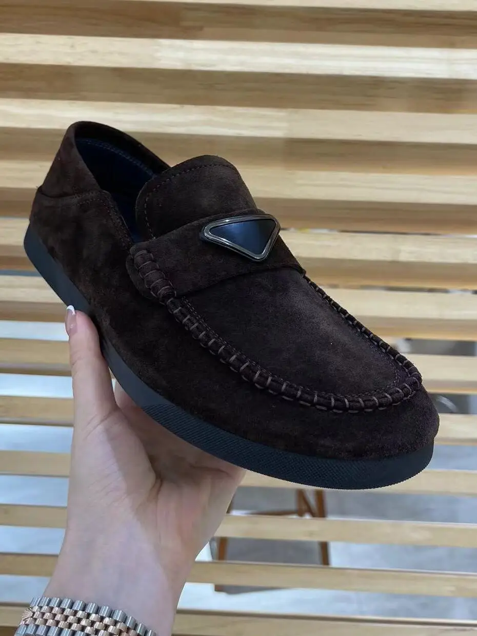 Новые мужские туфли 1875 из натуральной кожи с мягкой подошвой, повседневные, удобные, модные, высококачественные, деловые, с круглым носком
Новые мужские туфли 1875 из натуральной кожи с мягкой подошвой, повседневные, удобные, модные, высококачественные, деловые, с круглым носком