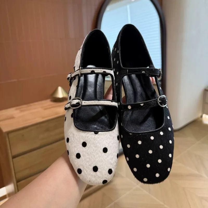 Retro Women's Mary Jane Shoes Exquisite Round Head Casual Shoes for Woman Fashion Shallow Flat Shoe Designer Shoes Zapatos Mujer
Retro Women's Mary Jane Shoes Exquisite Round Head Casual Shoes for Woman Fashion Shallow Flat Shoe Designer Shoes Zapatos Mujer