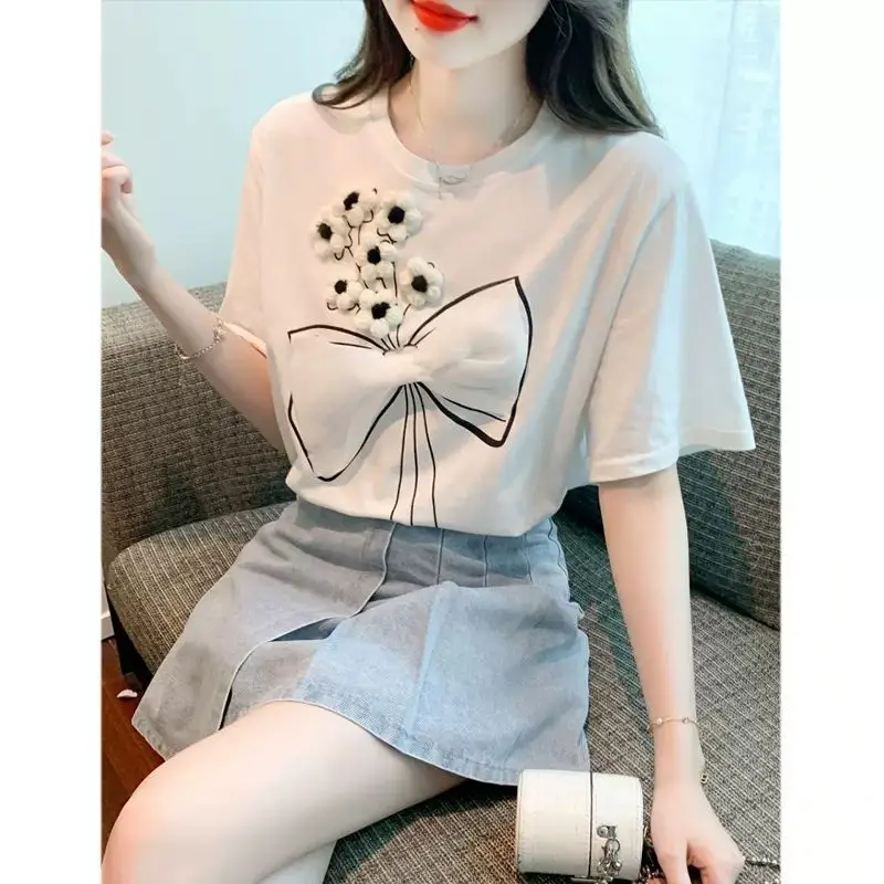 White Bow Pure Cotton T-shirt for Women in Summer 2025 New Chic Three-dimensional Chrysanthemum Short-sleeved Loose Korean Top
White Bow Pure Cotton T-shirt for Women in Summer 2025 New Chic Three-dimensional Chrysanthemum Short-sleeved Loose Korean Top