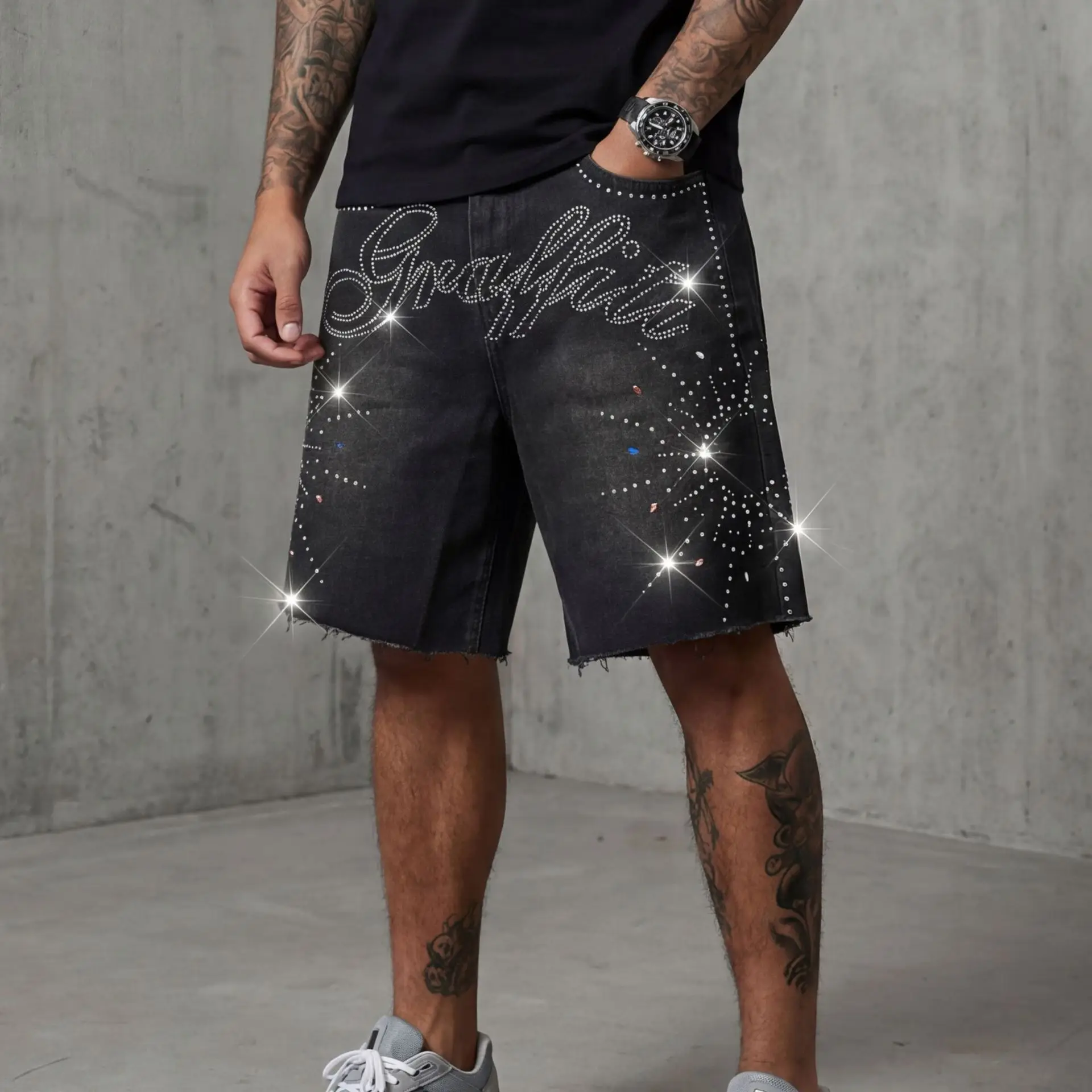 Retro Rhinestone Denim Jorts, Men's High Waist Baggy Shorts With Cross & Star Bling, Vintage Black Washed Frayed Hem Streetwear
Retro Rhinestone Denim Jorts, Men's High Waist Baggy Shorts With Cross & Star Bling, Vintage Black Washed Frayed Hem Streetwear