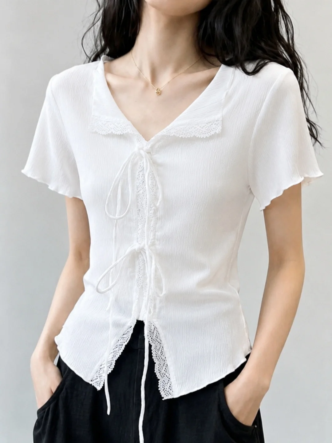 Slimming Lace Splice Ice Silk Knitted Top Short Sleeve Korean Style Women's Shirt Flower Cardi Commute Style Straight Tube Type
Slimming Lace Splice Ice Silk Knitted Top Short Sleeve Korean Style Women's Shirt Flower Cardi Commute Style Straight Tube Type
