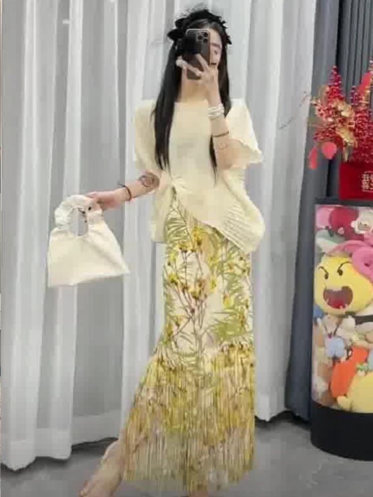 Three-Color Batwing Short-Sleeve round Neck Floral Half-Skirt Set Women's Pure Color Design Summer Outfit Commute Simple Style
Three-Color Batwing Short-Sleeve round Neck Floral Half-Skirt Set Women's Pure Color Design Summer Outfit Commute Simple Style