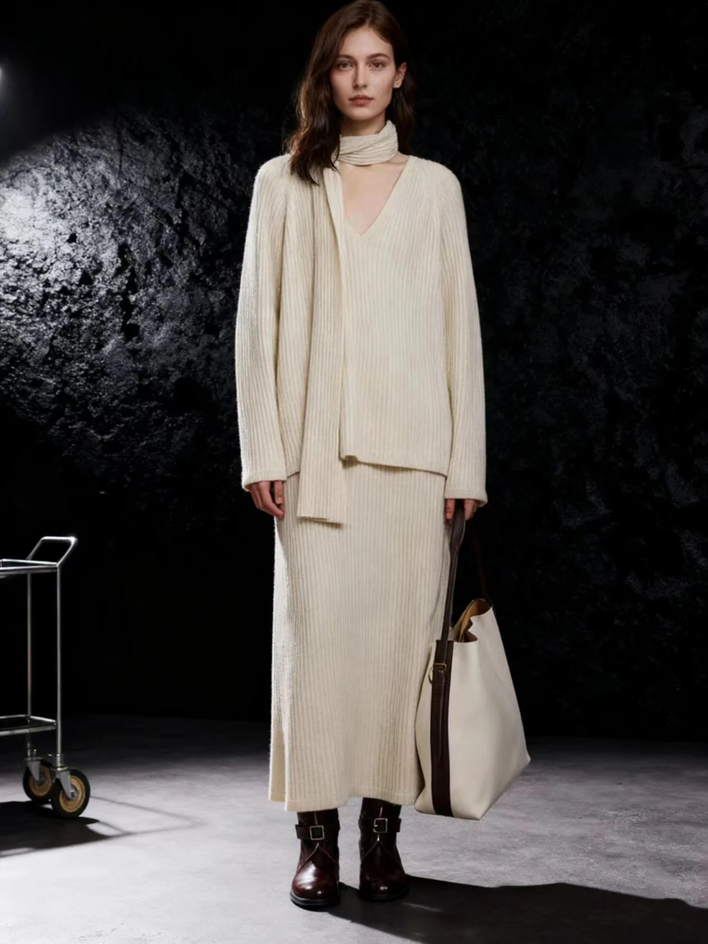 HUAAPPUW Cozy Warm Loose Knit Sweater Skirt Set Autumn Winter New Arrival Drapey Knitted Ensemble High Waist Midi Skirt
HUAAPPUW Cozy Warm Loose Knit Sweater Skirt Set Autumn Winter New Arrival Drapey Knitted Ensemble High Waist Midi Skirt