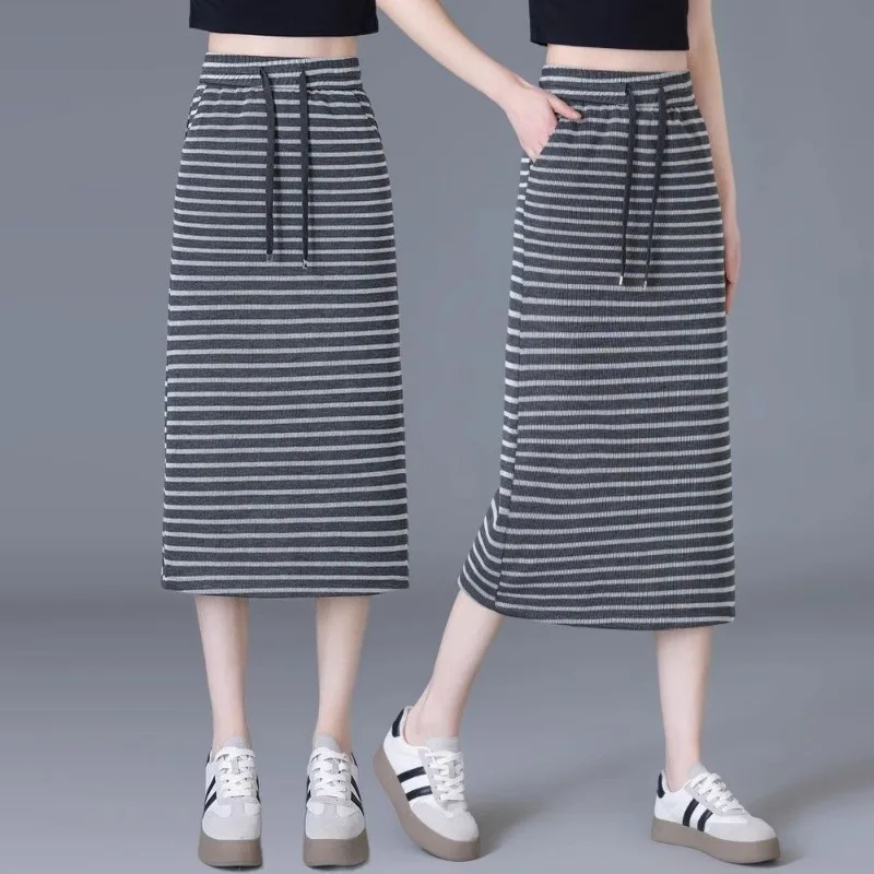 2025 knitting Striped High Waist New Style Fashion Slim Simplicity Trend Sexy Ladies A-line Skirt Split Drawstring Lacing skirt
2025 knitting Striped High Waist New Style Fashion Slim Simplicity Trend Sexy Ladies A-line Skirt Split Drawstring Lacing skirt