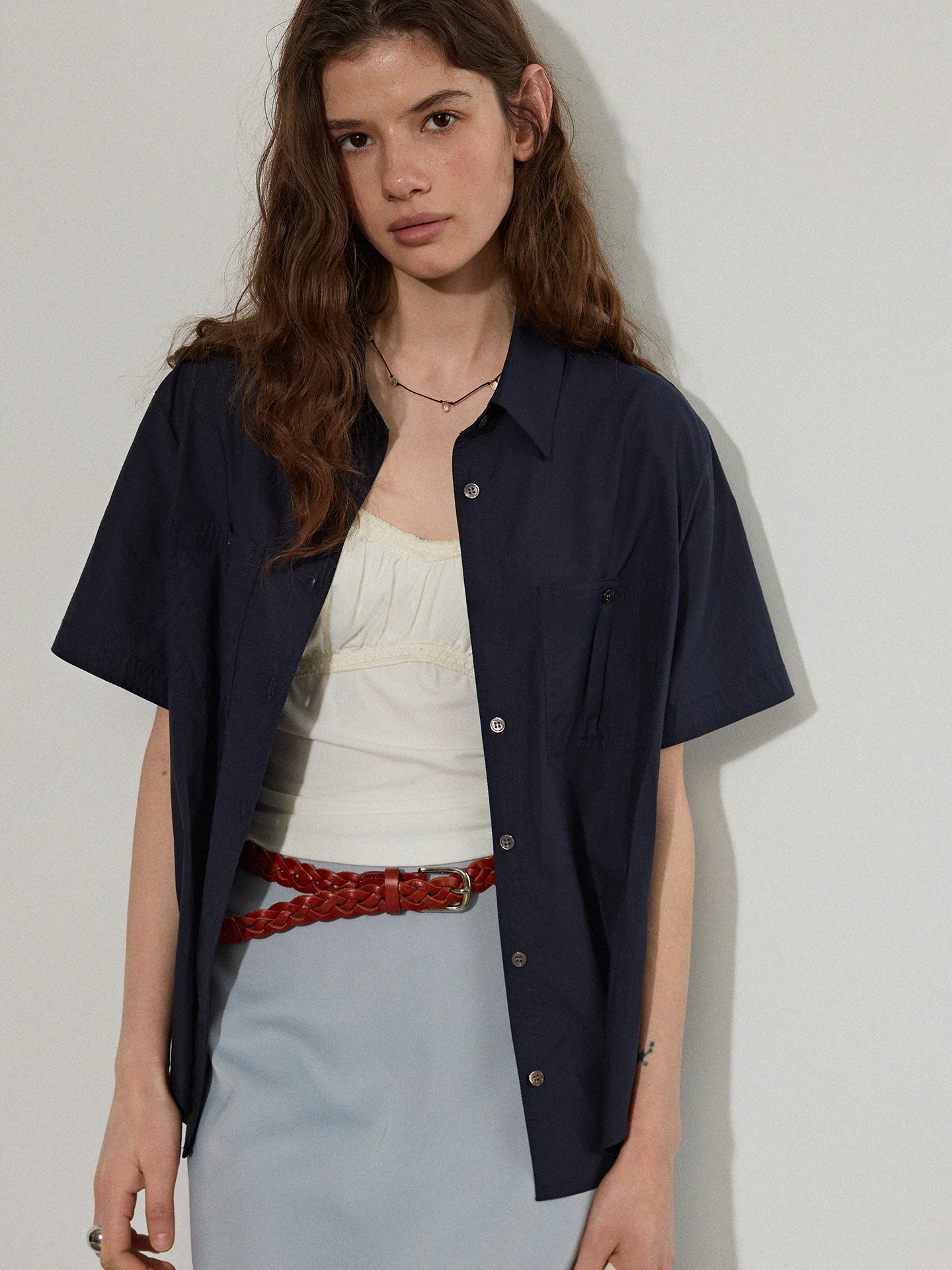 Lofi Choose Women's Casual Loose Fit Short Sleeve Shirt Summer New Style Simple Versatile Turn-down Collar Double Pocket Top
Lofi Choose Women's Casual Loose Fit Short Sleeve Shirt Summer New Style Simple Versatile Turn-down Collar Double Pocket Top