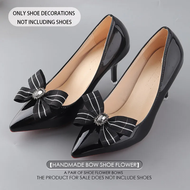 A Pair of Crystal Bow Shoe Clips Detachable Rhinestone Plaid & Gray Fabric Shoe Ornaments for Women for Party Wedding Daily Use
A Pair of Crystal Bow Shoe Clips Detachable Rhinestone Plaid & Gray Fabric Shoe Ornaments for Women for Party Wedding Daily Use