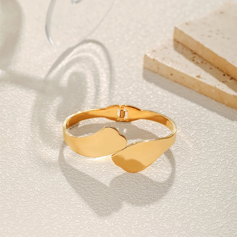 PAPERPLUS Women's Gold Open Bracelets Minimalist Smooth Metal Fashion Accessory for 2025
PAPERPLUS Women's Gold Open Bracelets Minimalist Smooth Metal Fashion Accessory for 2025