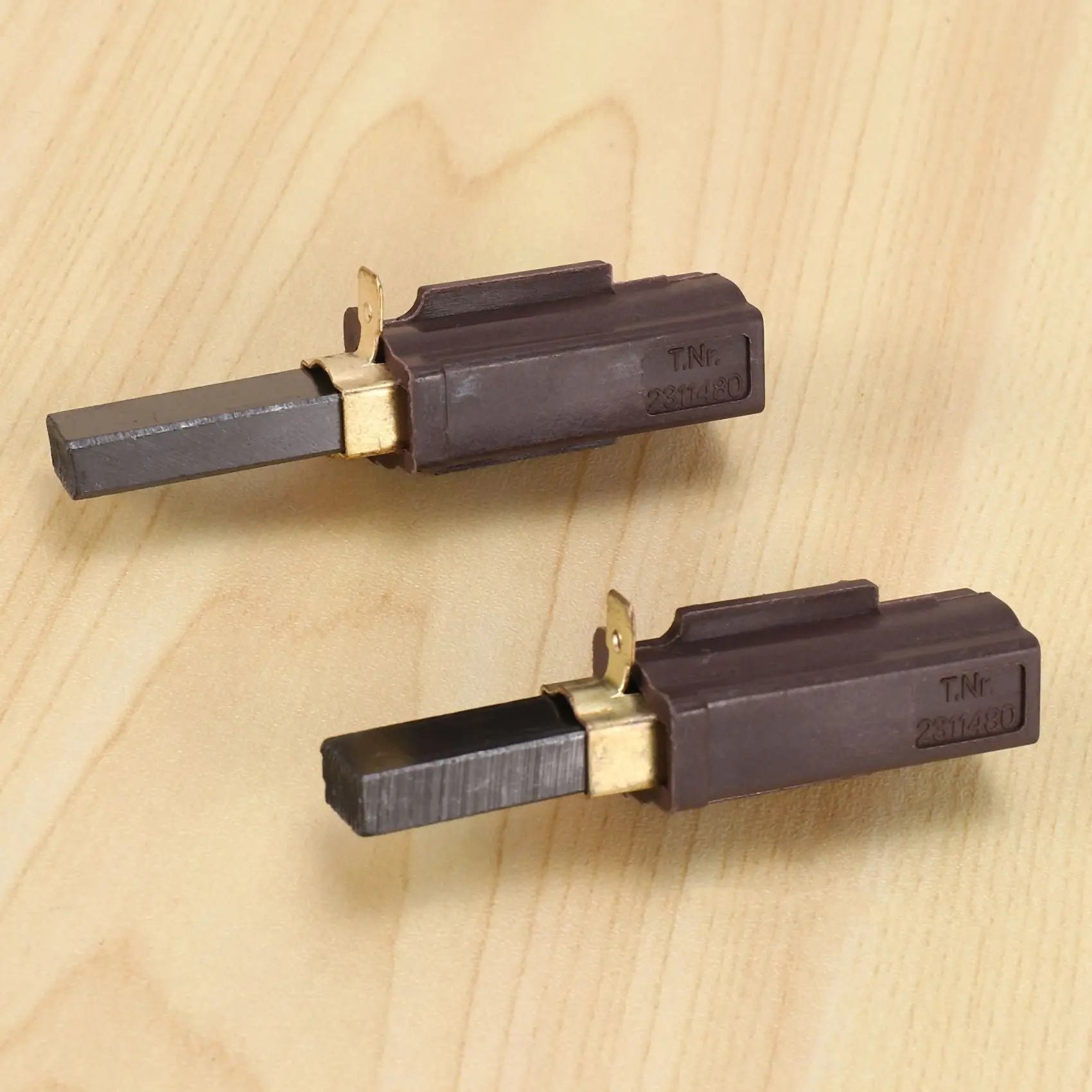 AB42-20X Vacuum Cleaner Motor Carbon Brush 2311480 333261 33326-1 For Ametek Lamb Tools
AB42-20X Vacuum Cleaner Motor Carbon Brush 2311480 333261 33326-1 For Ametek Lamb Tools