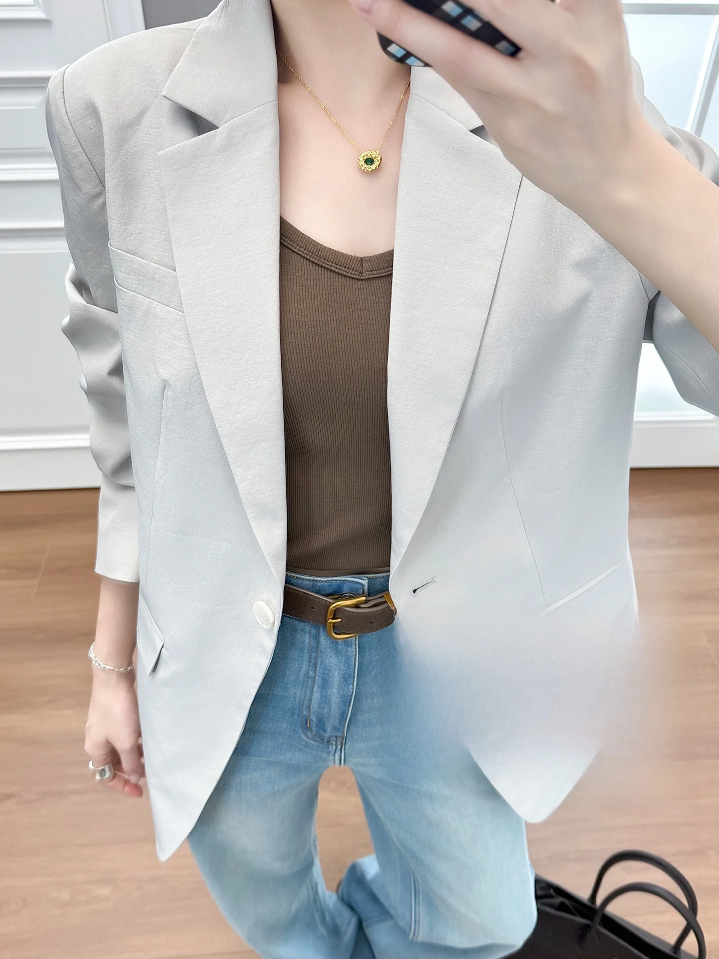 Женский повседневный деловой жакет MeiYang с пушистой текстурой, на одной пуговице, из полиэстера, с длинными рукавами
Женский повседневный деловой жакет MeiYang с пушистой текстурой, на одной пуговице, из полиэстера, с длинными рукавами