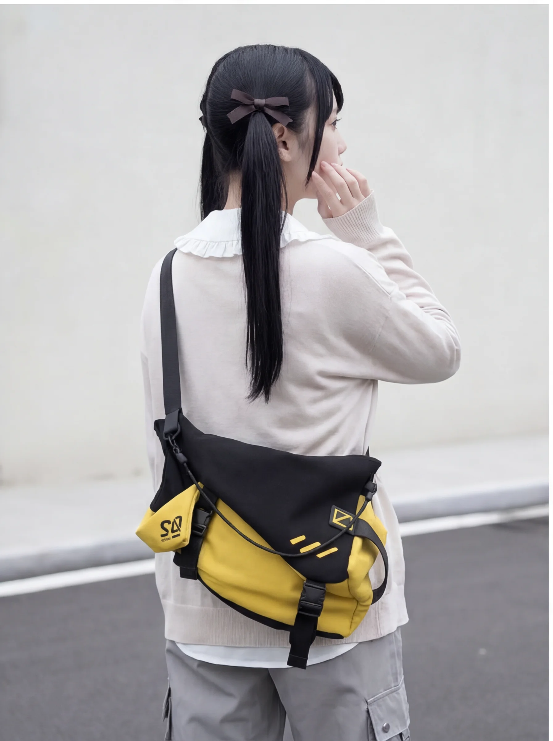 YONAIGA Original Street Cool Wind Machine Large Capacity Color Block Canvas Crossbody Bag Unisex Daily Use Soft Handbag
YONAIGA Original Street Cool Wind Machine Large Capacity Color Block Canvas Crossbody Bag Unisex Daily Use Soft Handbag