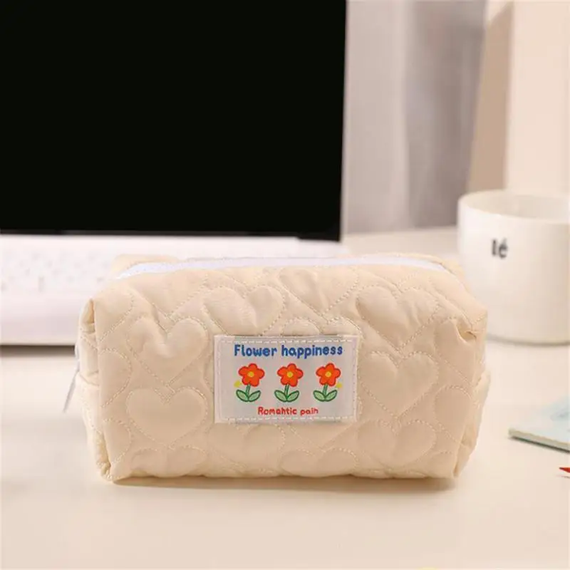 Convenient And Durable Large Capacity Pencil Case Beautiful And Cute Student Stationery Bag Fashion Design High Capacity Popular
Convenient And Durable Large Capacity Pencil Case Beautiful And Cute Student Stationery Bag Fashion Design High Capacity Popular