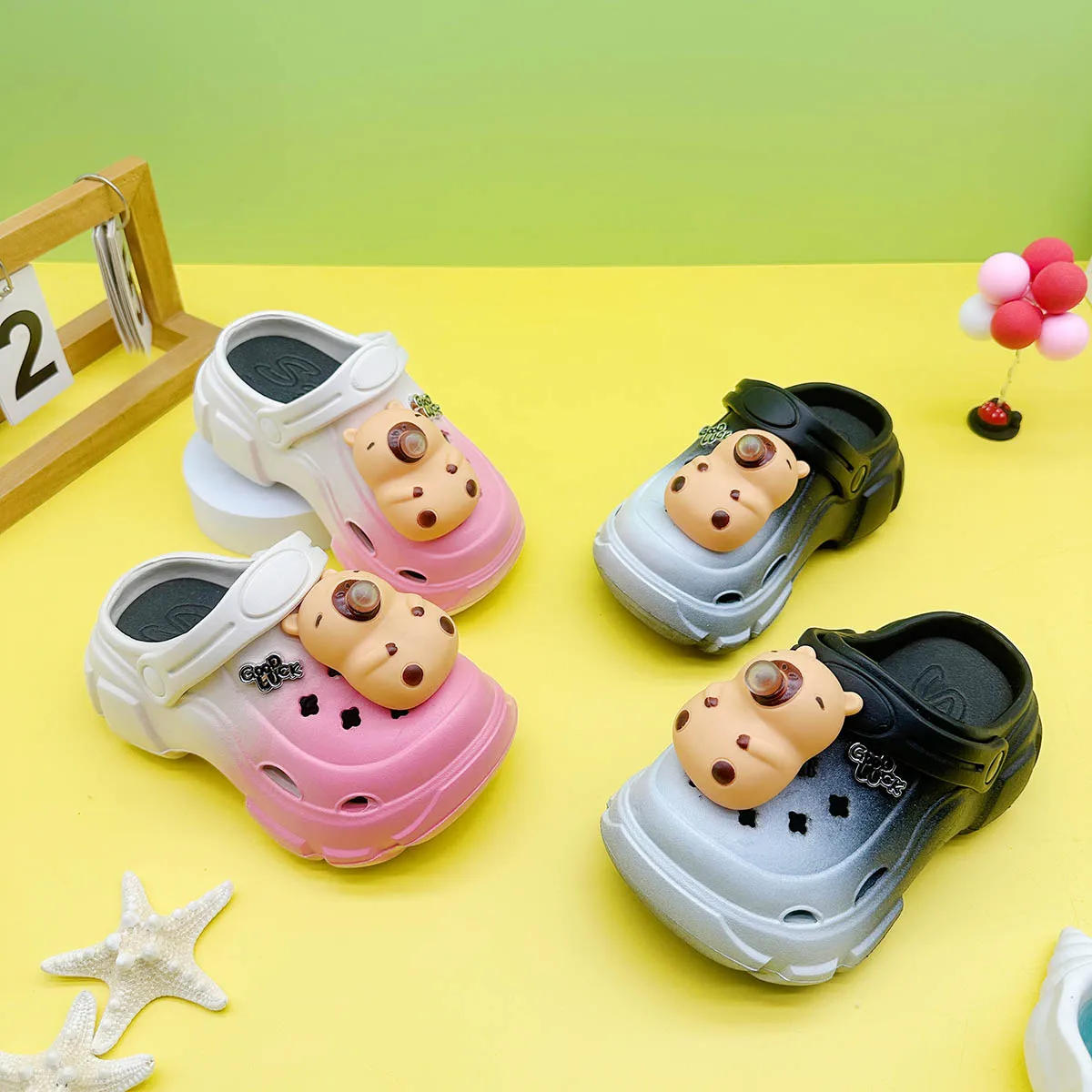 Cute and Versatile Parent-Child Slippers for Boys and Girls, New Cartoon Bubble Capybara Clogs, Soft-Soled Non-Slip Closed-Toe Sandals 606
Cute and Versatile Parent-Child Slippers for Boys and Girls, New Cartoon Bubble Capybara Clogs, Soft-Soled Non-Slip Closed-Toe Sandals 606