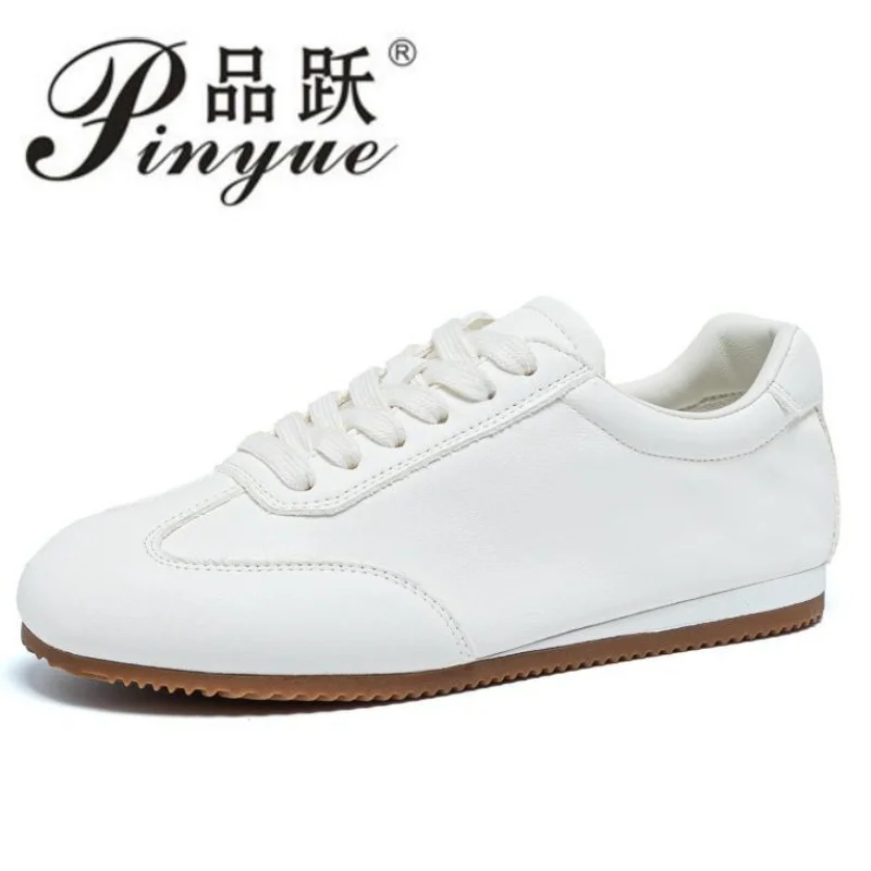 Women's Sneakers New Genuine Leather Ladies Training Shoes Casual Spring Summer Women Flat Walking Shoes 35-40
Women's Sneakers New Genuine Leather Ladies Training Shoes Casual Spring Summer Women Flat Walking Shoes 35-40