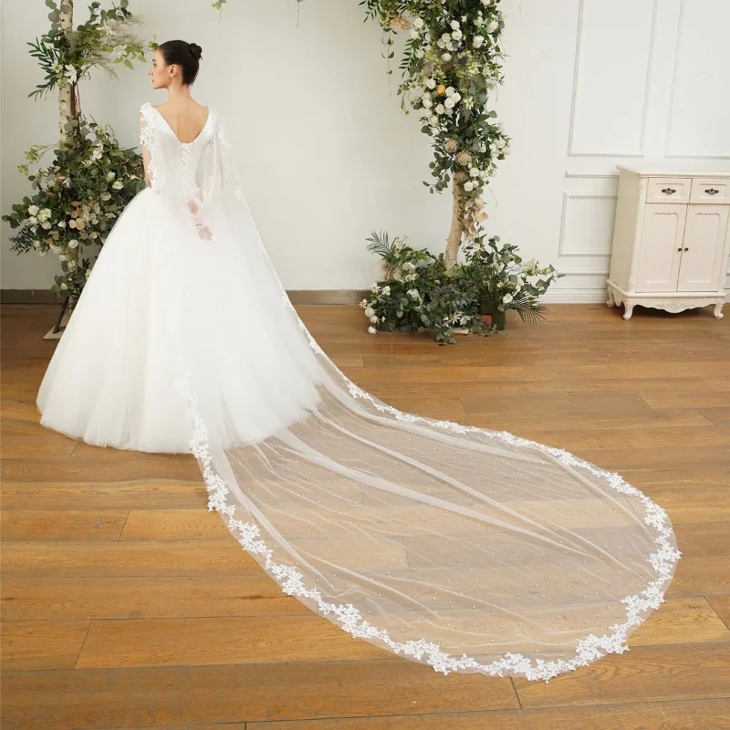 Однослойная фата из кружева цвета слоновой кости
Однослойная фата из кружева цвета слоновой кости