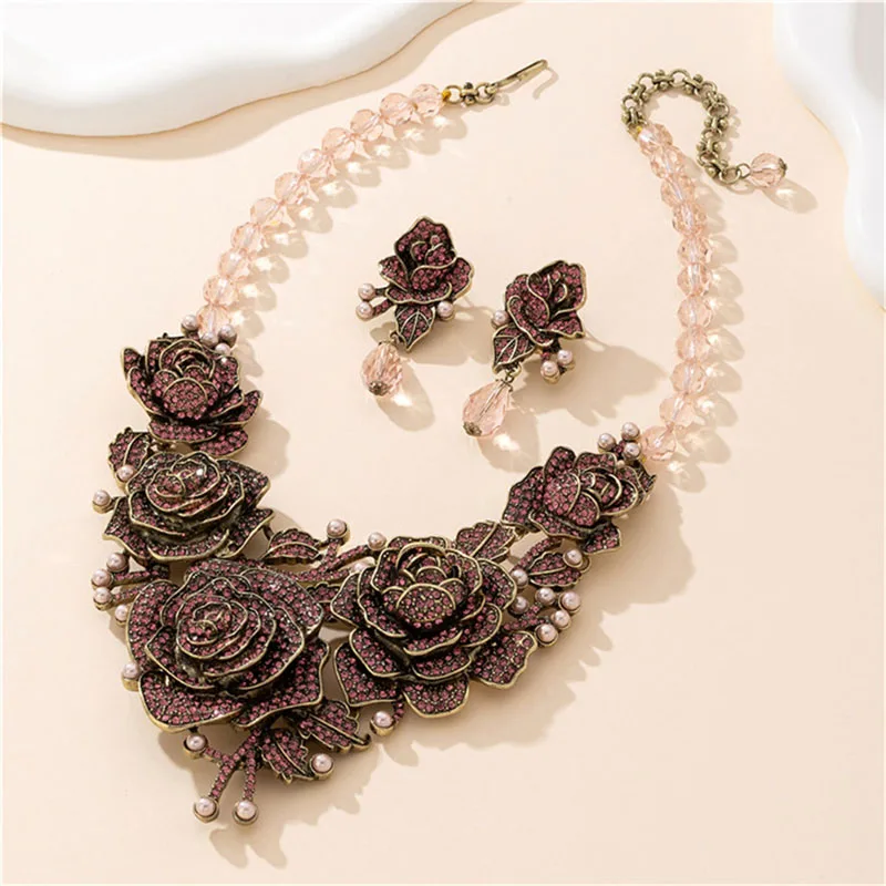 Luxury Retro European American Fashion Personalized Flowers Titanium Micro-Inlaid Zircon Crystal Necklace Earrings Set
Luxury Retro European American Fashion Personalized Flowers Titanium Micro-Inlaid Zircon Crystal Necklace Earrings Set